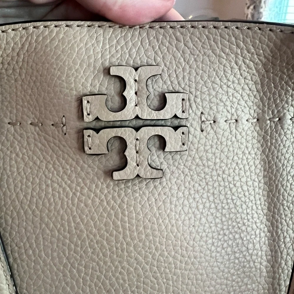 ⭐️Tory Burch McGraw Leather Tote Beige Tan Shoulder Bag + Dust Bag - Picture 7 of 9
